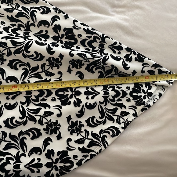 Black & White Velvet Textured Damask Filigree Dress - Picture 6 of 11